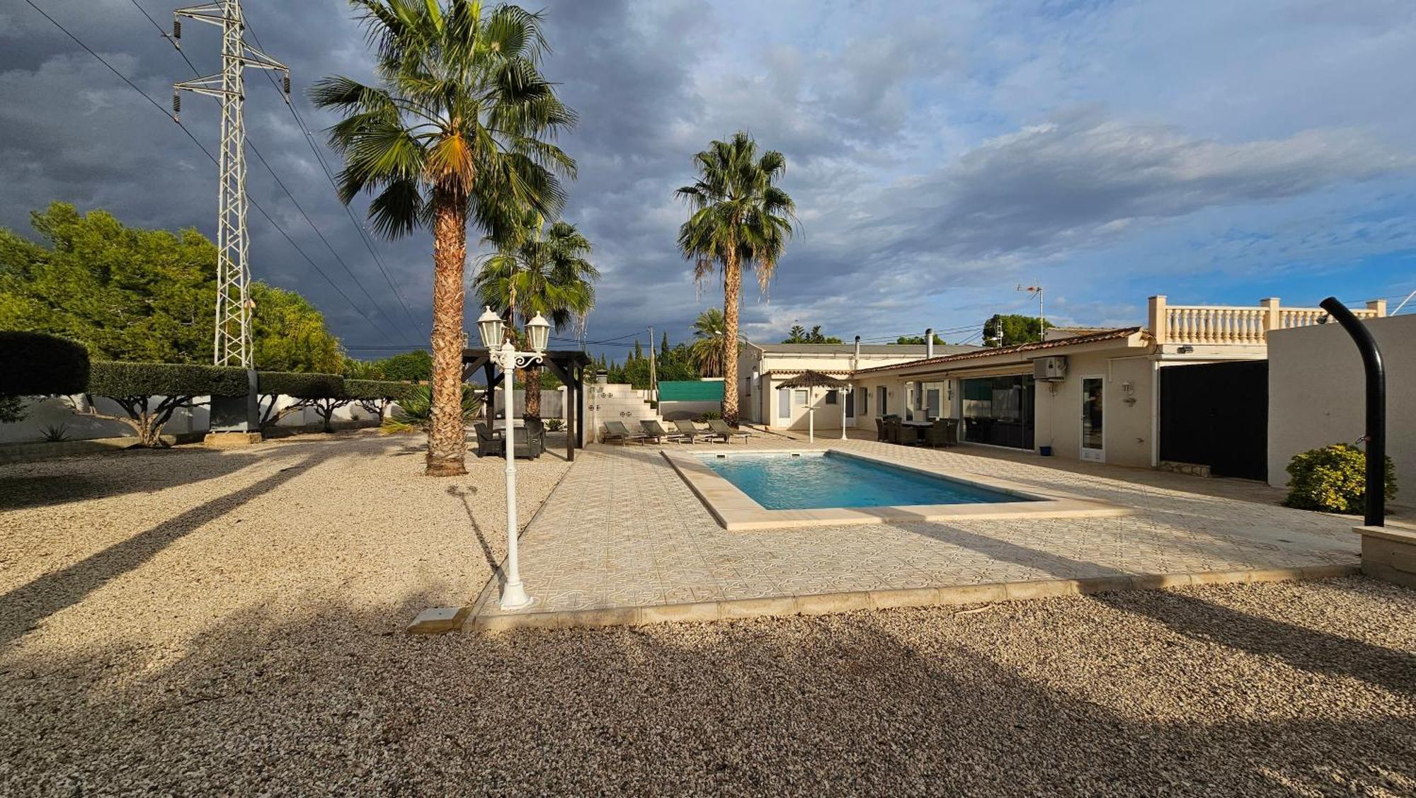Casa Vacacional Ruby En Crevillente, Alicante * Crevillente